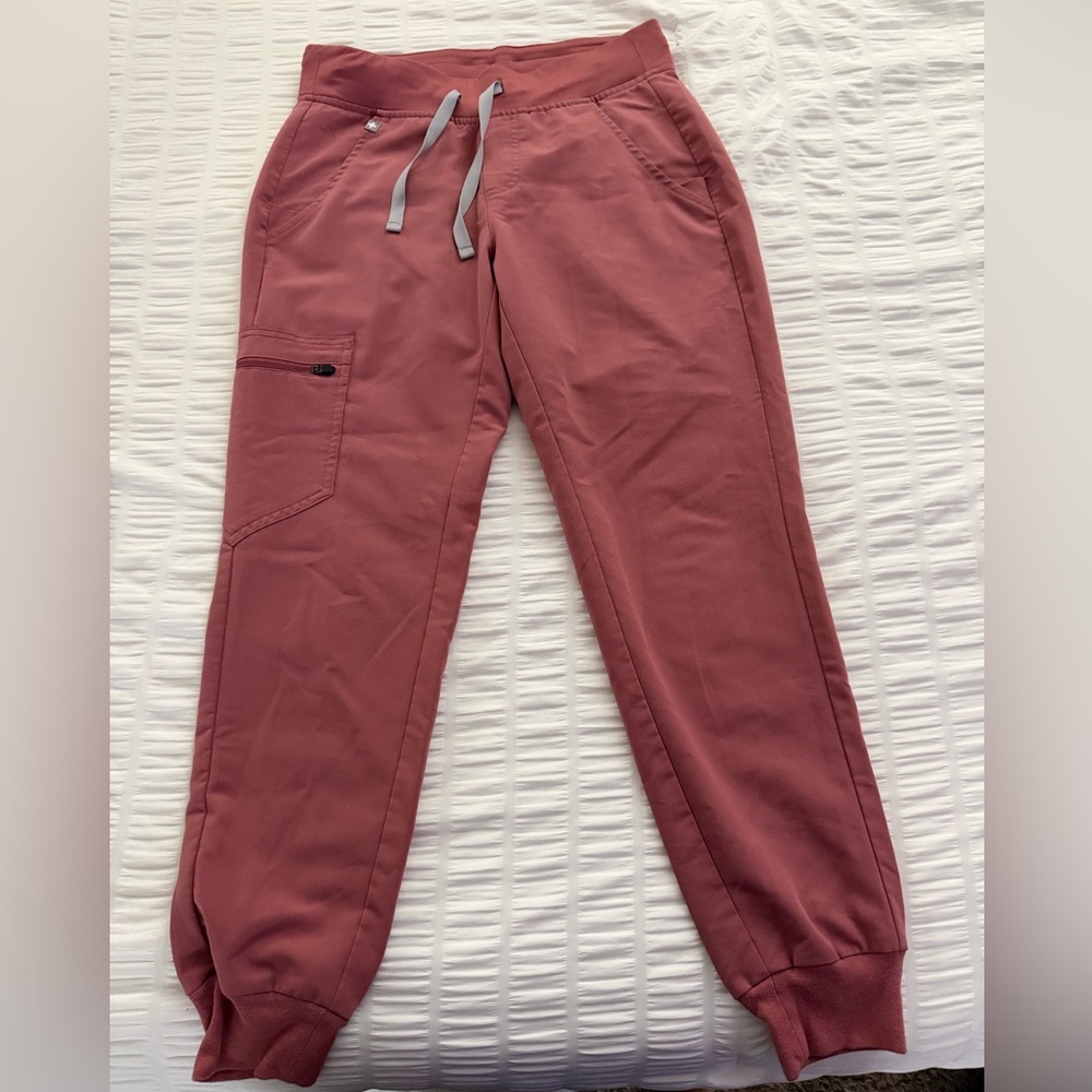 Figs Women's Dusty Rose Joggers
